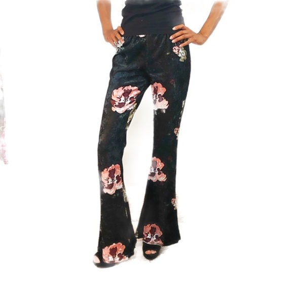 Hot Gal Pants - 🍍Floral crushed velvet bell bottom pants, Sz.L🍍